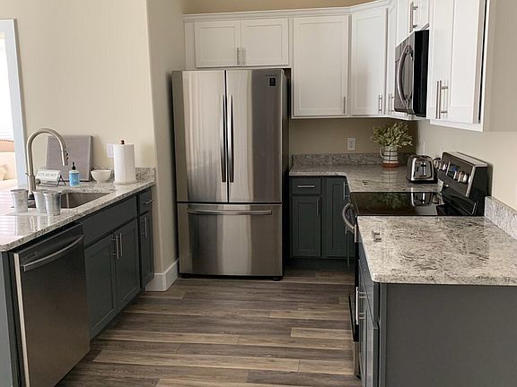 4th image of 1117 Laurel Ave Unit 101