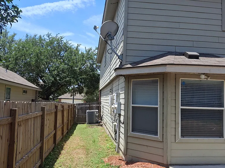 9427 Anderson Way — Photo 6