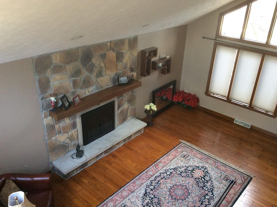 2nd image of 28 Regina Dr