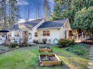 10459 Duncan Ln NE, Bainbridge Island, WA 98110