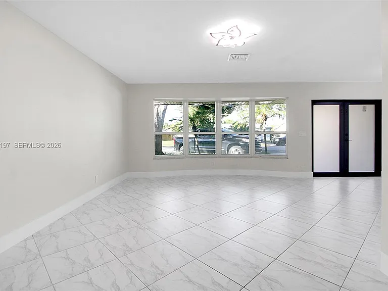 5300 Adams St — Photo 10