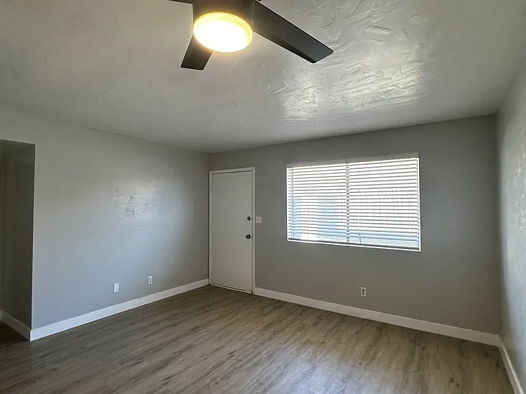 2721 E Marconi Ave #1 — Photo 2