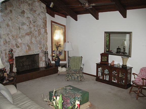 4th image of 57 Greenwood Ln