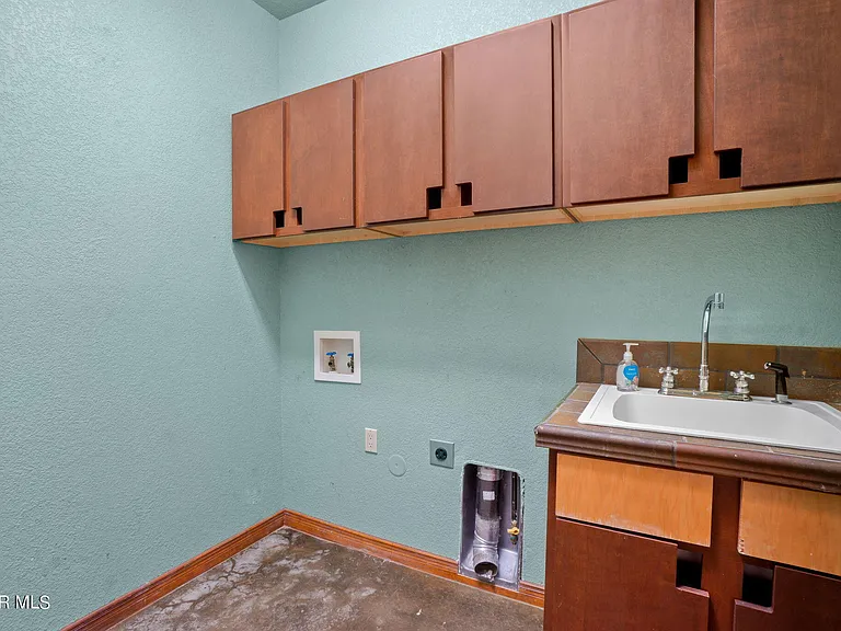 1230 Olga Mapula Dr — Photo 33