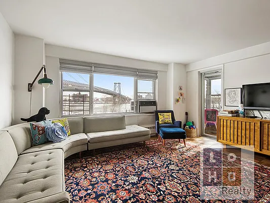 Sold by LoHo Realty | media 10