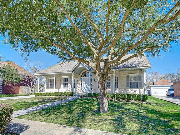 No Flooding here w/the oversized foundation per Seller!!!