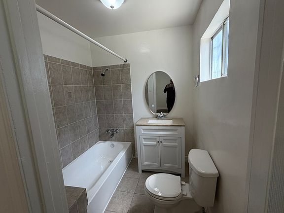 4th image of 1935 E 78th St