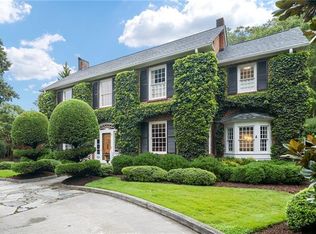 548 N Center St, Hickory, NC 28601