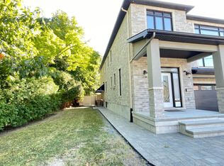 7 Rideau Heights Ln #A, Ottawa, ON K2E 7A7
