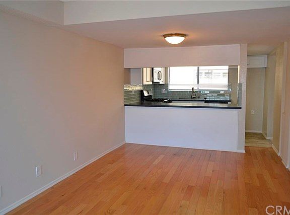 5th image of 12536 Burbank Blvd APT 2