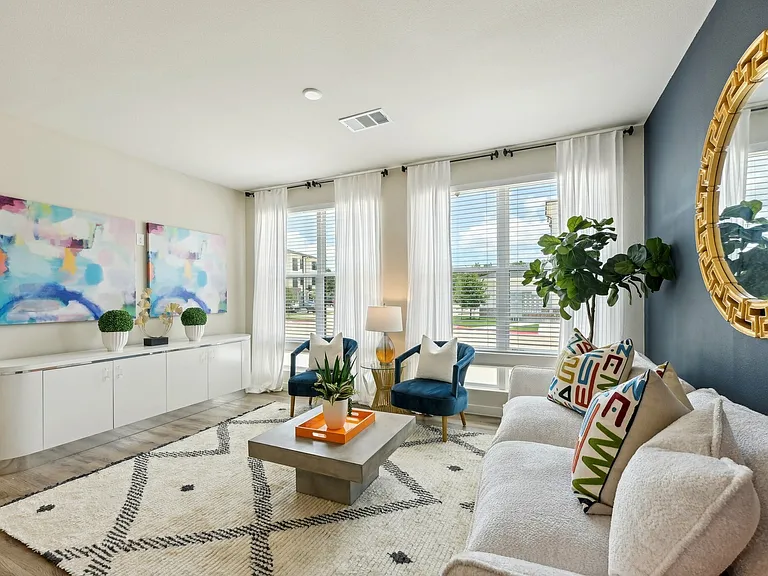 Central Pine St-011