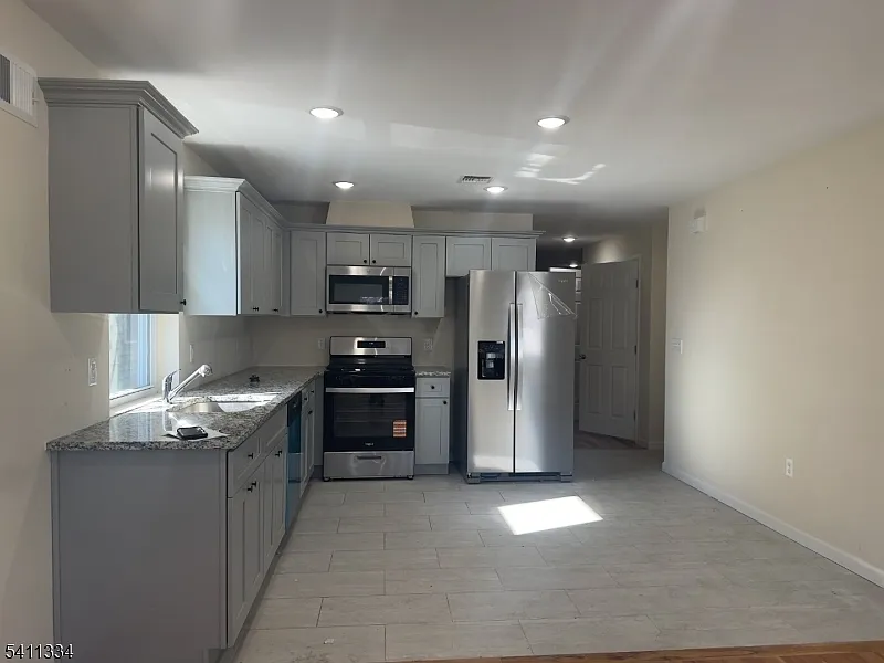 Building Photo - 487 S 18th St #1-2