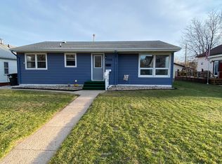 1105 W 3rd Ave, Mitchell, SD 57301