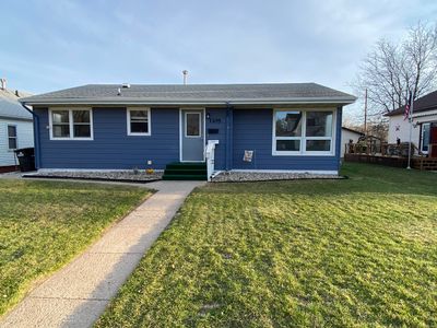1105 W 3rd Ave, Mitchell, SD, 57301