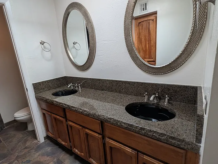 7706 N Dreamy Draw Dr — Photo 9