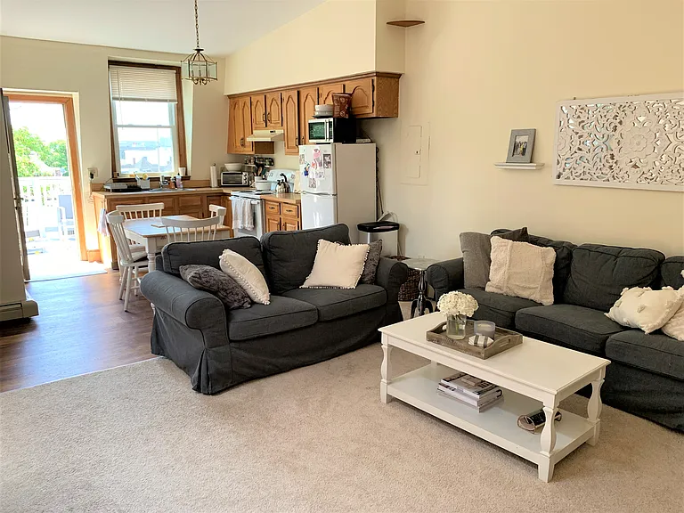 839 E 4th St #3 — Photo 7