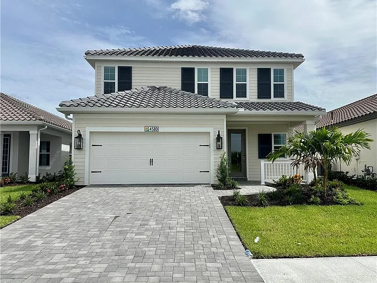 4580 Centaurus Cir — Photo 1