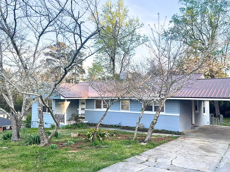 2742 Forest Ridge Dr — Photo 1