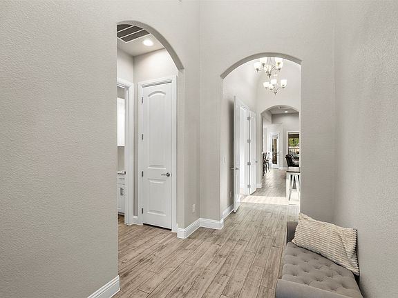 5th image of 3203 Shamrock Ln