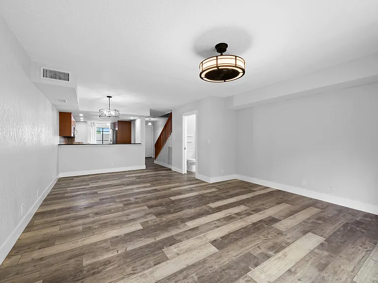 4221 SW 71st Way #4221 — Photo 7