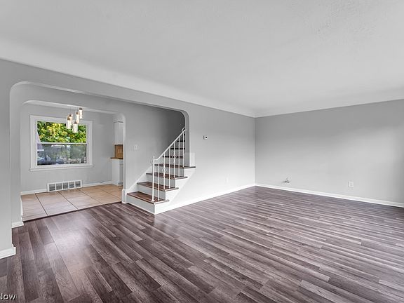 5th image of 21 Jackson Blvd