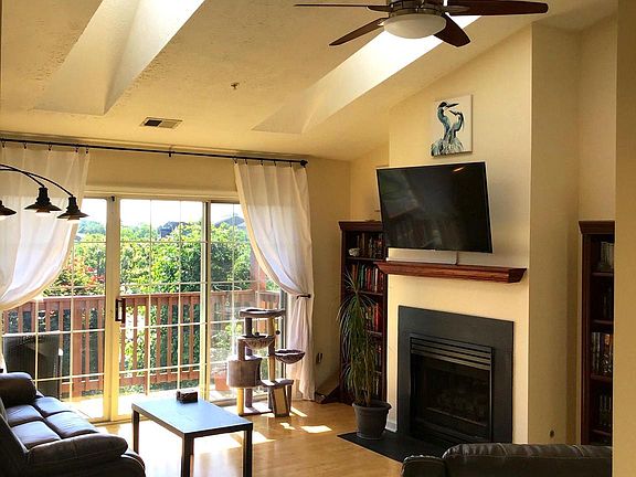 3rd image of 157 Brookland Ter APT 12