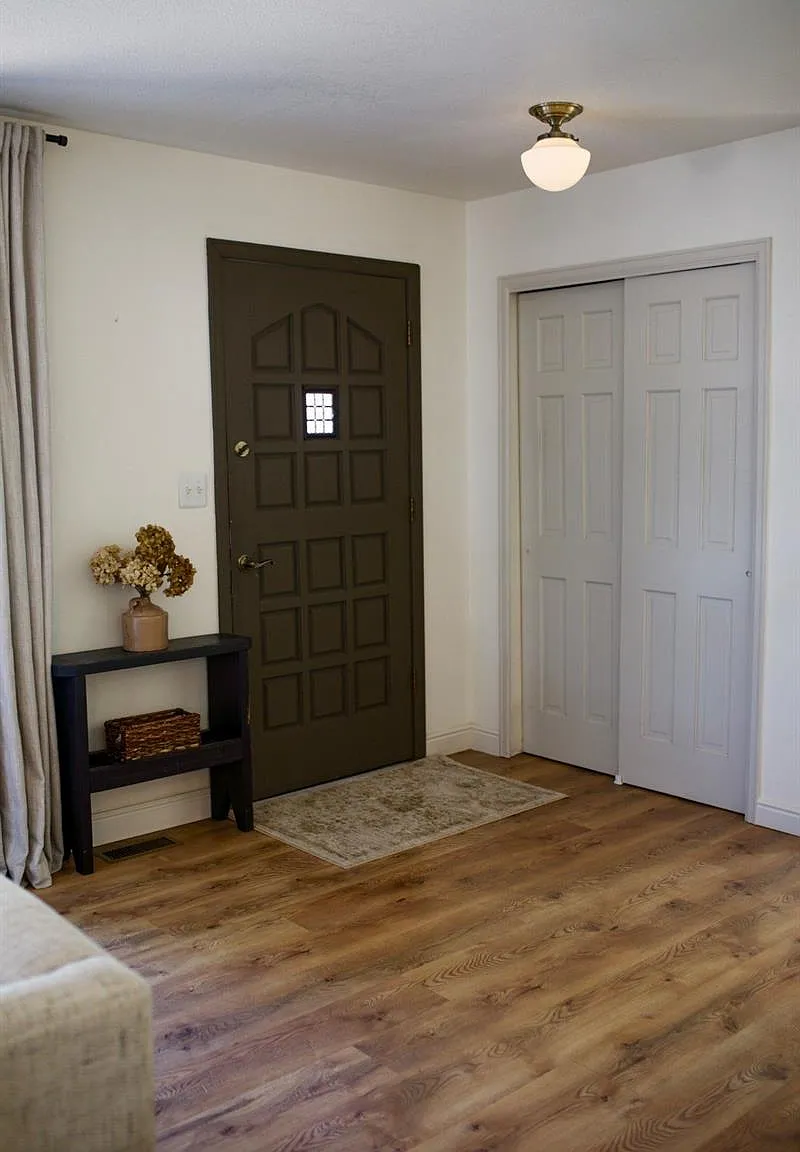 3 bed, 2.5 bath, 1700 sqft, $3,700 — Photo 2