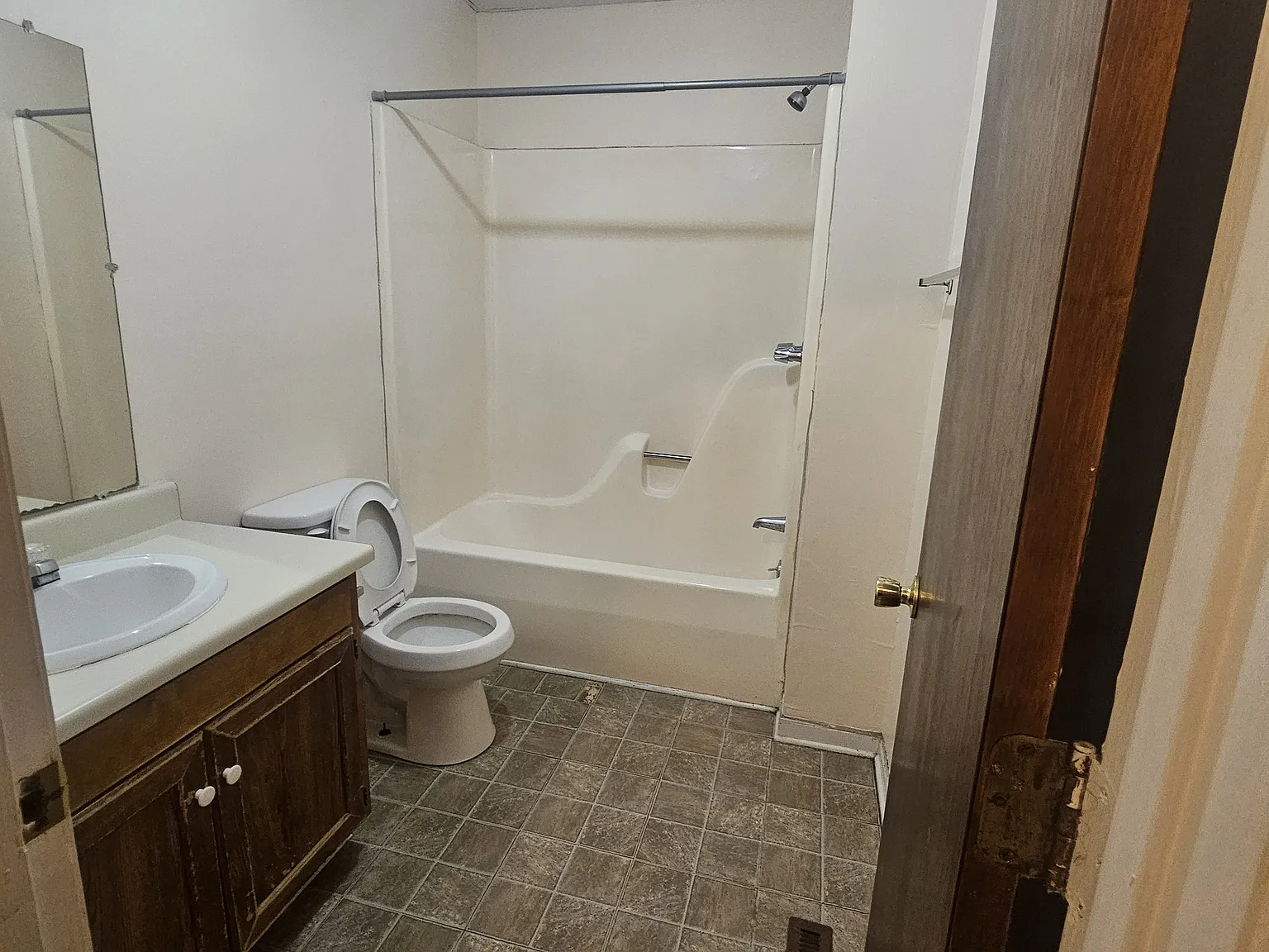 1 bed, $900 — Photo 3