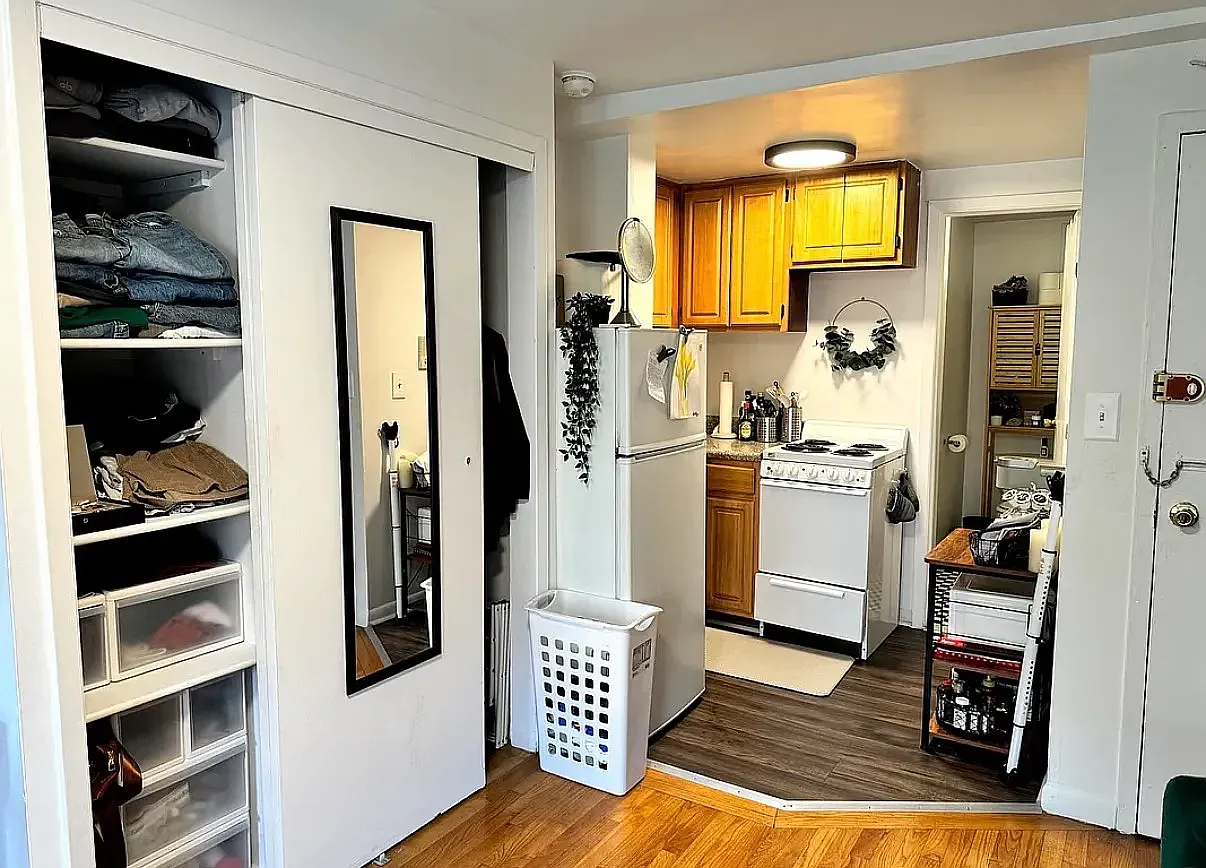 310 East 6th Street — Photo 2