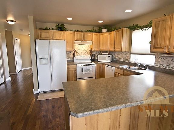2nd image of 459 N River Rock Dr