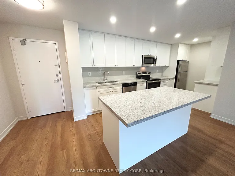 82 Millside Dr #105 — Photo 3