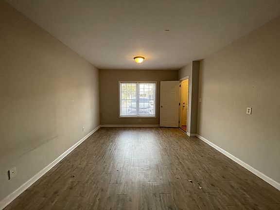 3rd image of 1810 Broadway St Unit 207