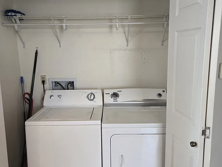 2162 Giltshire Dr — Photo 10