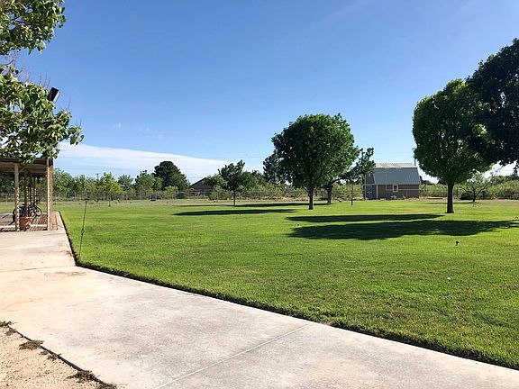 3rd image of 3643 N Yuma Ave