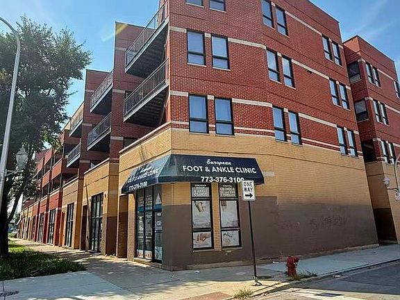 2nd image of 4002 S Western Ave APT 3