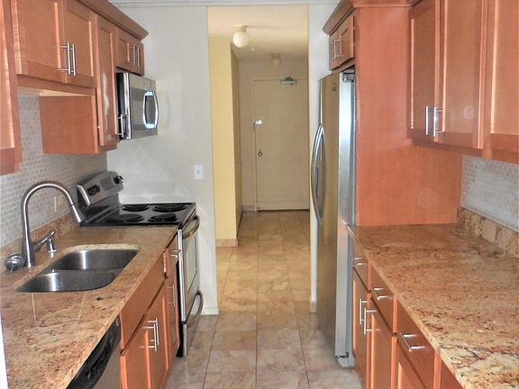 3rd image of 899 S Plymouth Ct APT 309