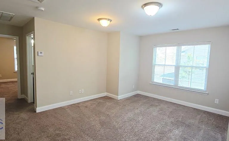 21 James Dr — Photo 8