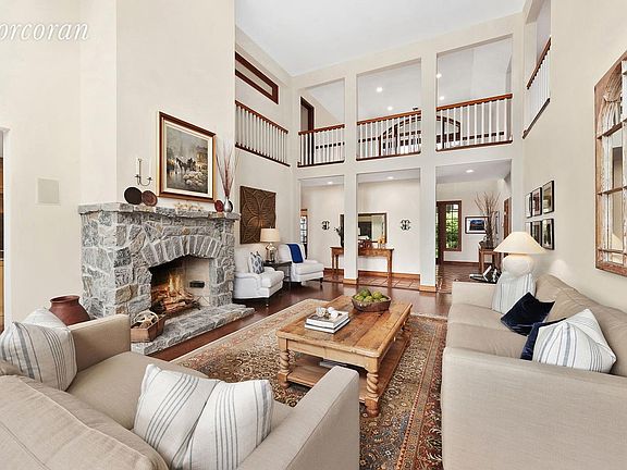 5th image of 20 Channel Pond Ct
