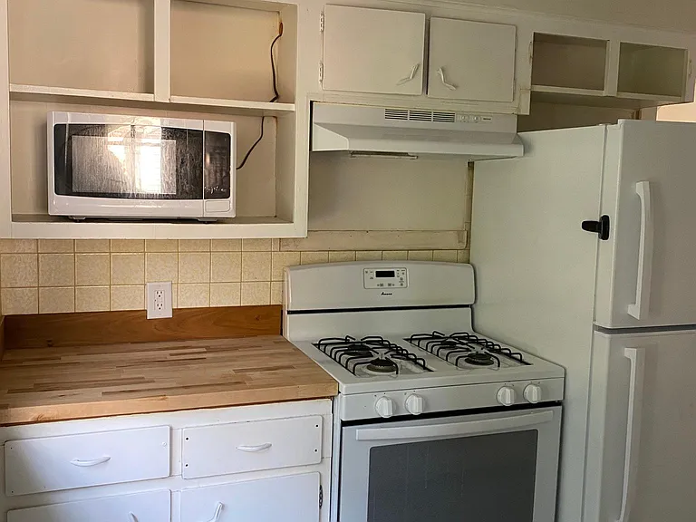 1413 E North St — Photo 12