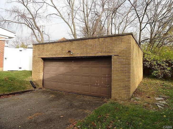 2nd image of 427 W Hudson Ave