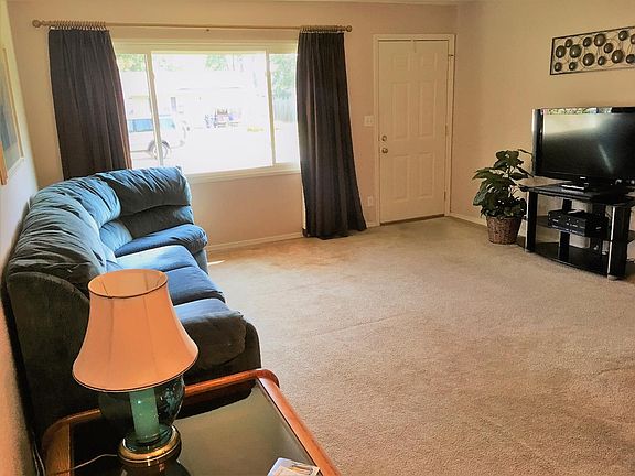 4th image of 8499 Pleasantwood Ct