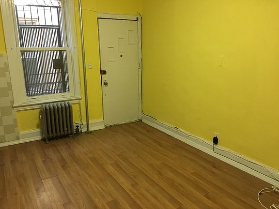 3rd image of 2350 28th St