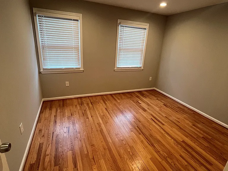 9335 Kings Post Ct — Photo 3