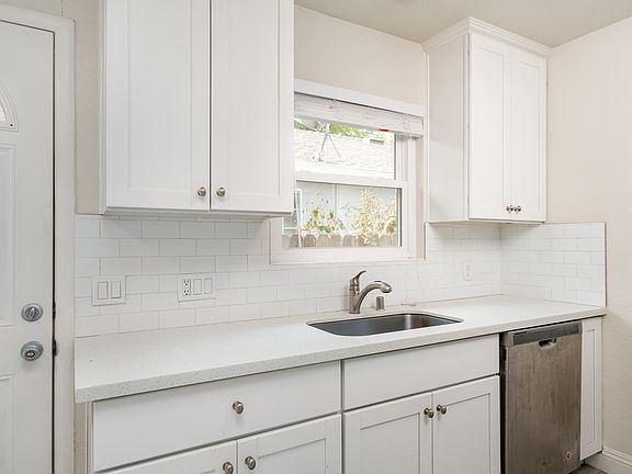 5th image of 4118 58th St