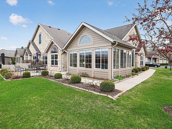 3rd image of 3505 Sutton Dr #74