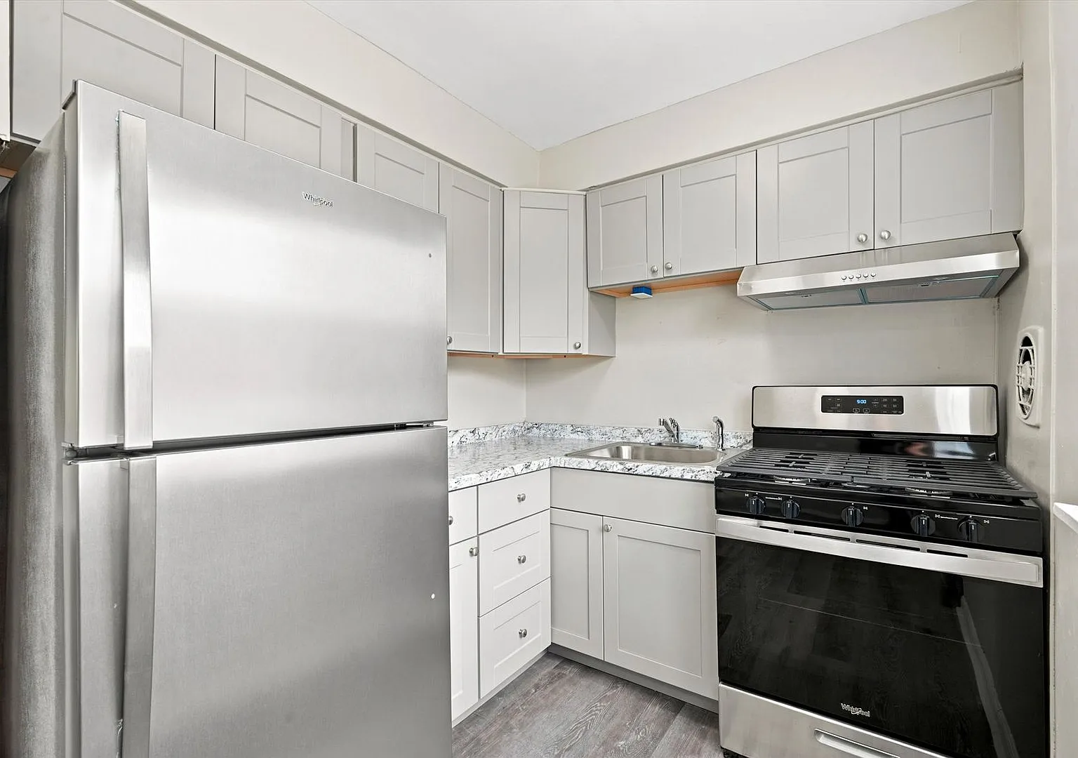 418 W Jefferson St — Photo 3