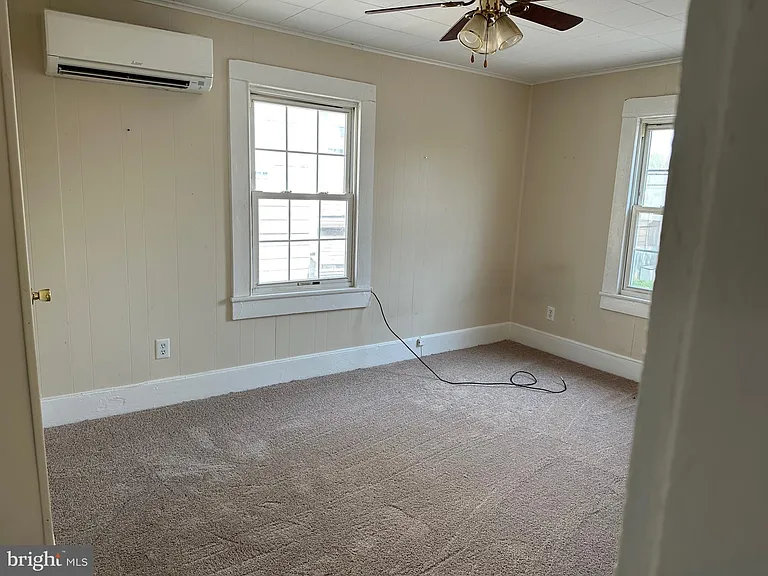 1605 Charles St #B — Photo 9