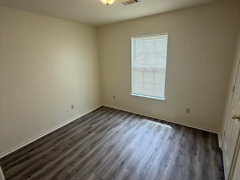 606 Benbrook Ct #606 — Photo 6