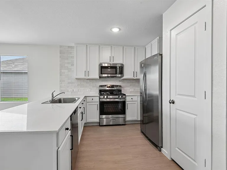 3188 Dispatch Dr — Photo 9