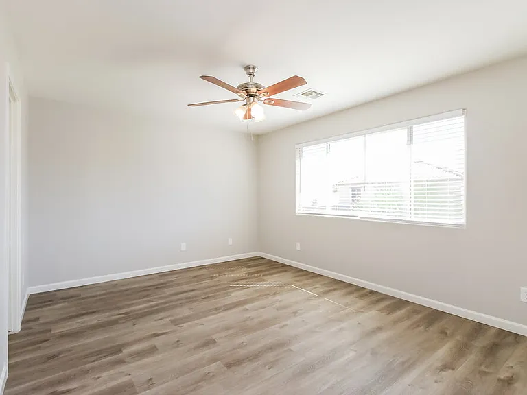 11559 W Buchanan St — Photo 12
